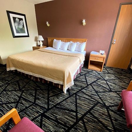 Woodland Inn & Suites Medford Buitenkant foto