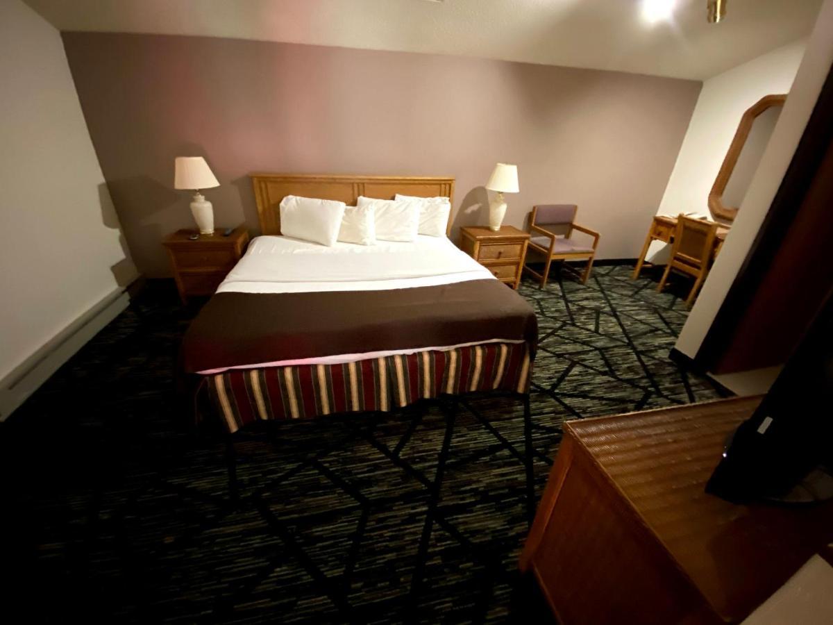 Woodland Inn & Suites Medford Buitenkant foto