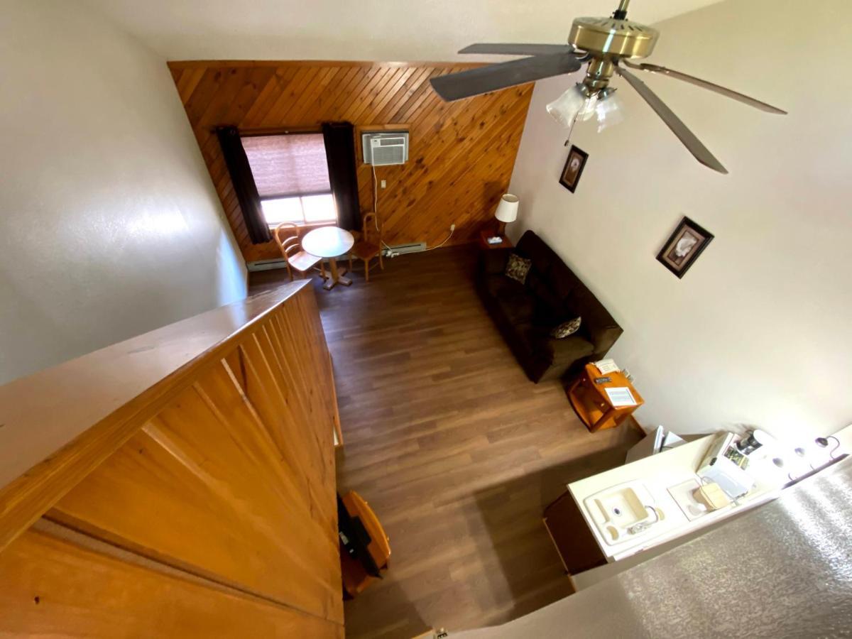 Woodland Inn & Suites Medford Buitenkant foto
