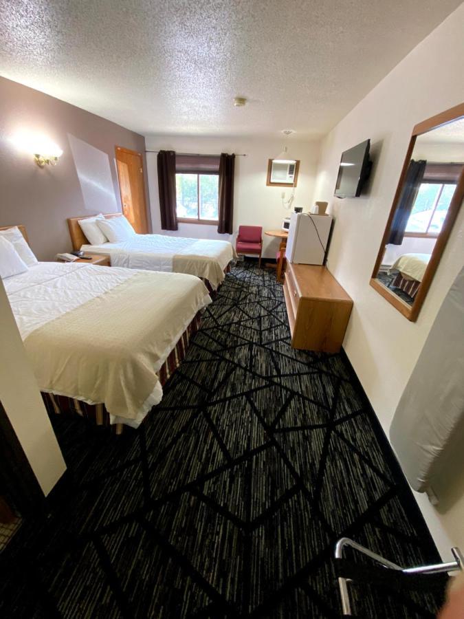 Woodland Inn & Suites Medford Buitenkant foto