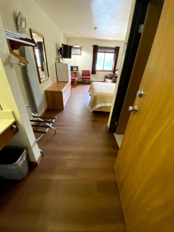Woodland Inn & Suites Medford Buitenkant foto