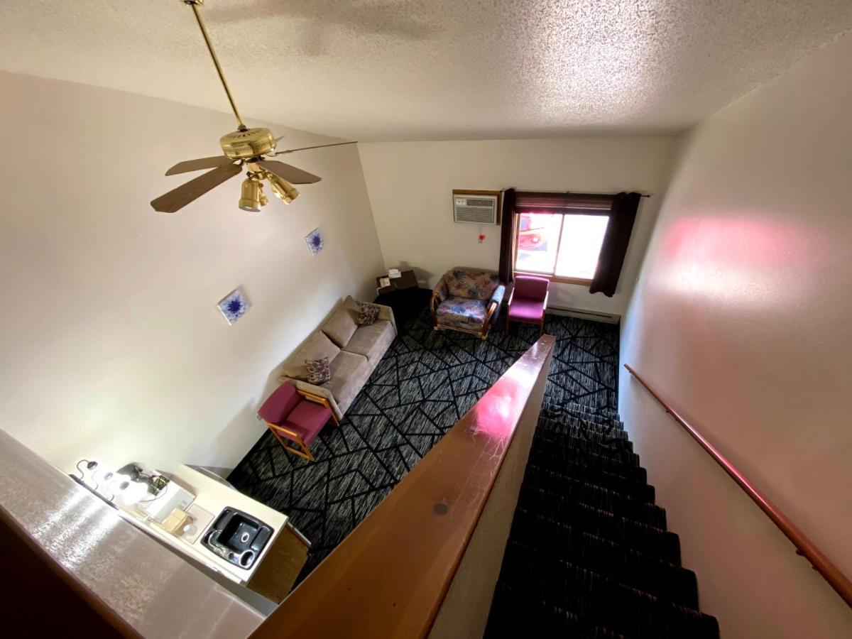 Woodland Inn & Suites Medford Buitenkant foto