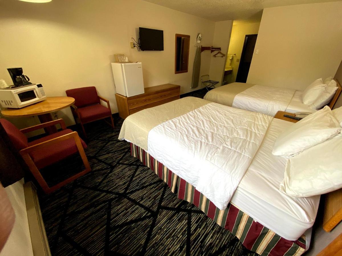 Woodland Inn & Suites Medford Buitenkant foto