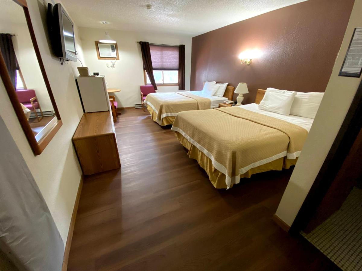 Woodland Inn & Suites Medford Buitenkant foto