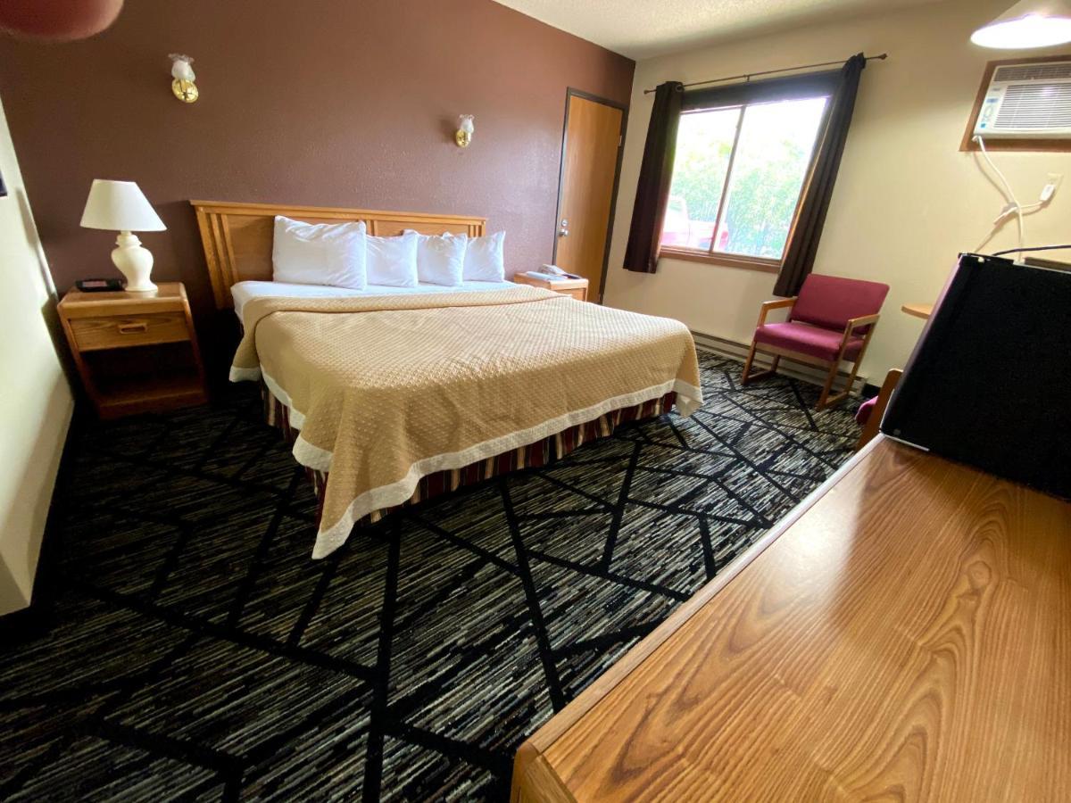 Woodland Inn & Suites Medford Buitenkant foto