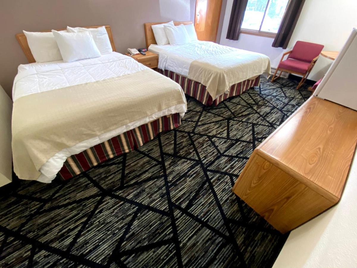 Woodland Inn & Suites Medford Buitenkant foto