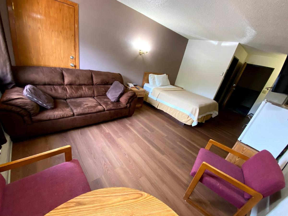 Woodland Inn & Suites Medford Buitenkant foto