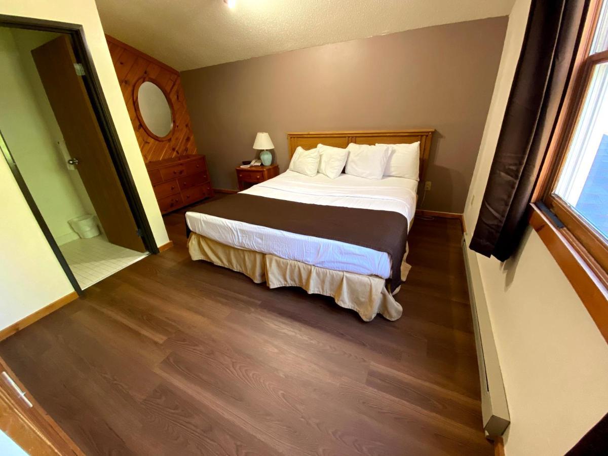 Woodland Inn & Suites Medford Buitenkant foto