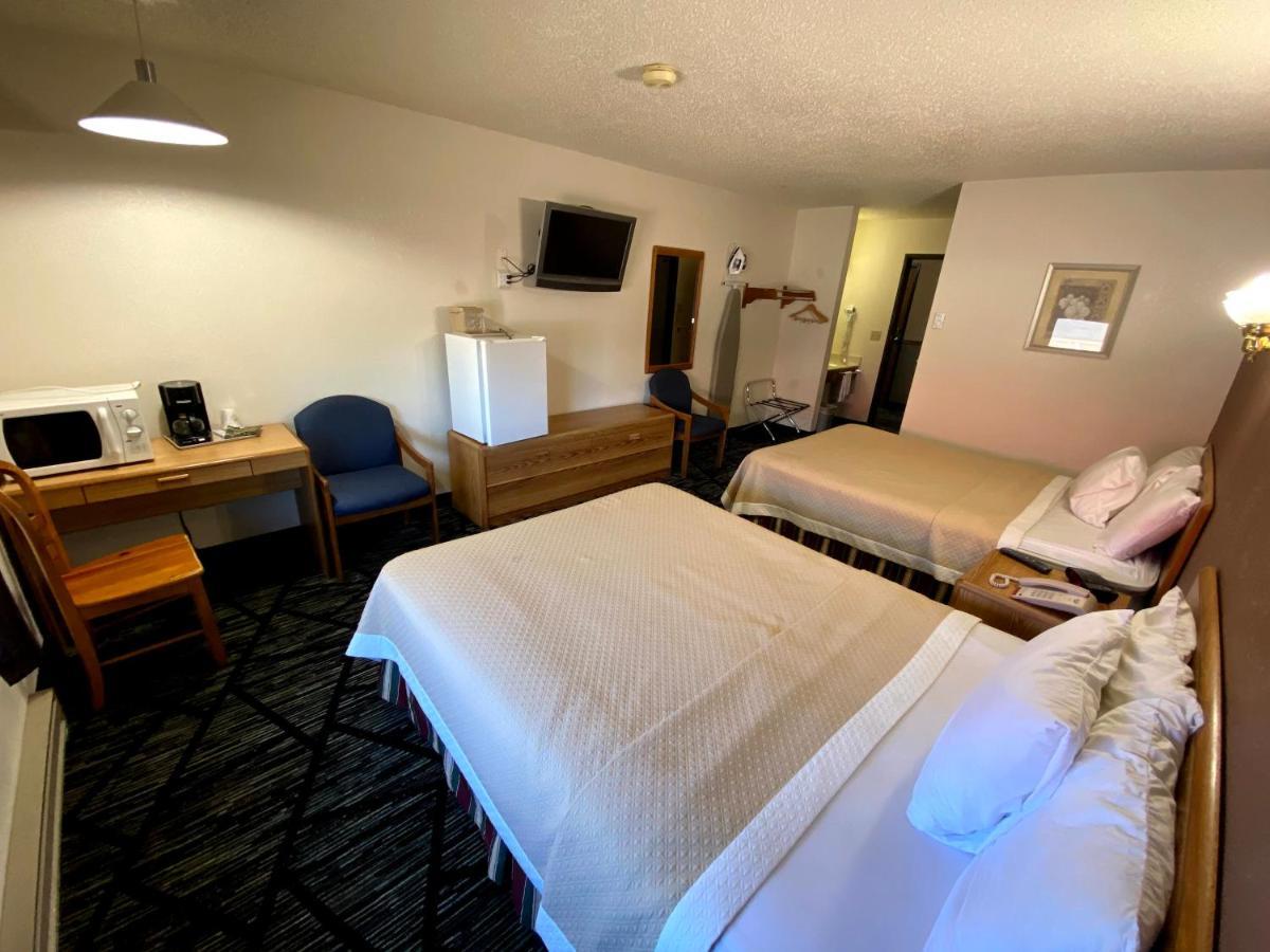 Woodland Inn & Suites Medford Buitenkant foto
