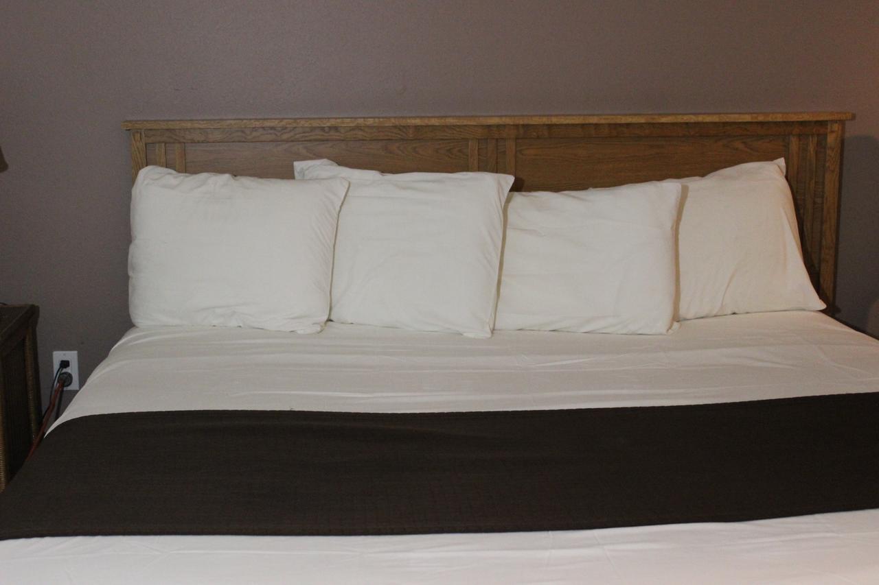 Woodland Inn & Suites Medford Buitenkant foto