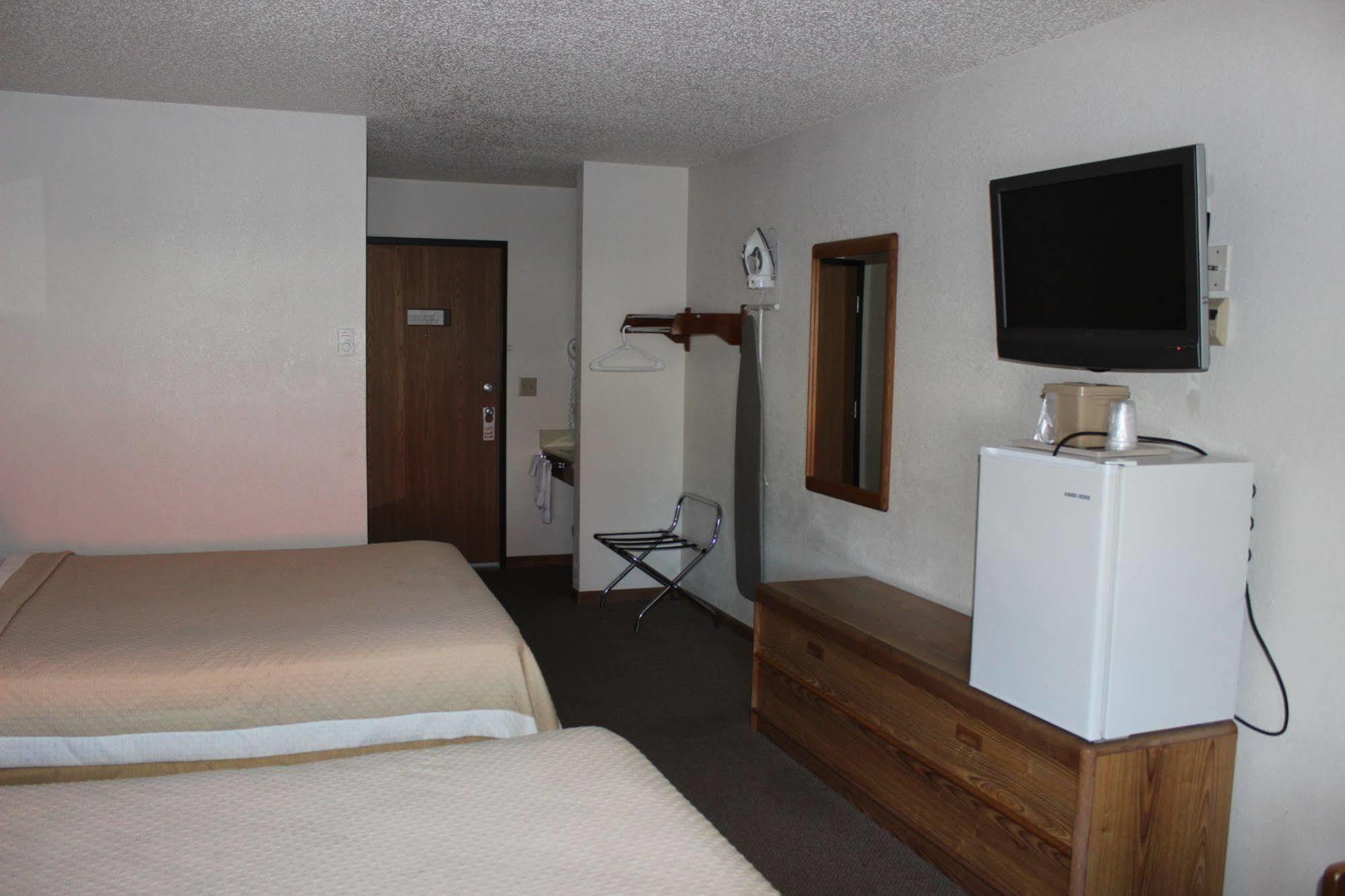 Woodland Inn & Suites Medford Buitenkant foto