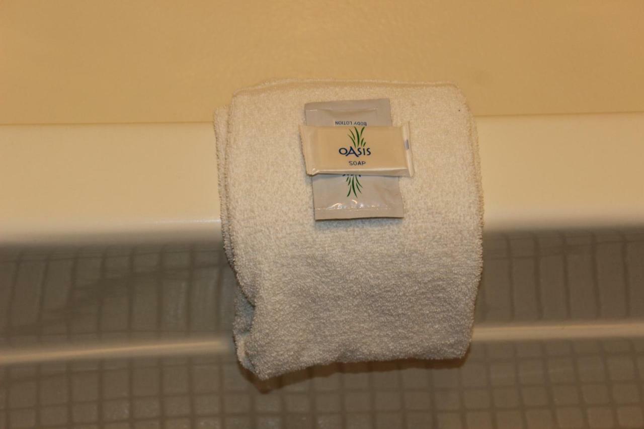 Woodland Inn & Suites Medford Buitenkant foto